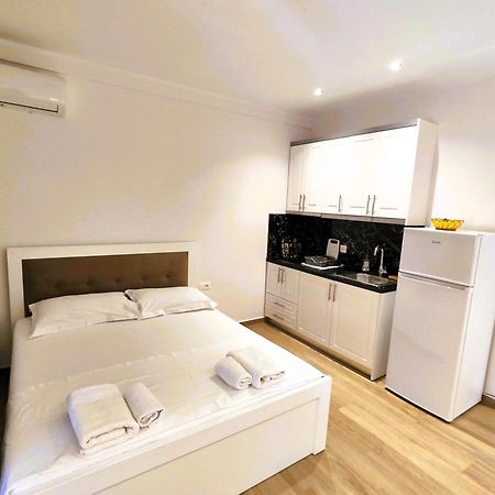 Hola Rooms Ksamil Esterno foto