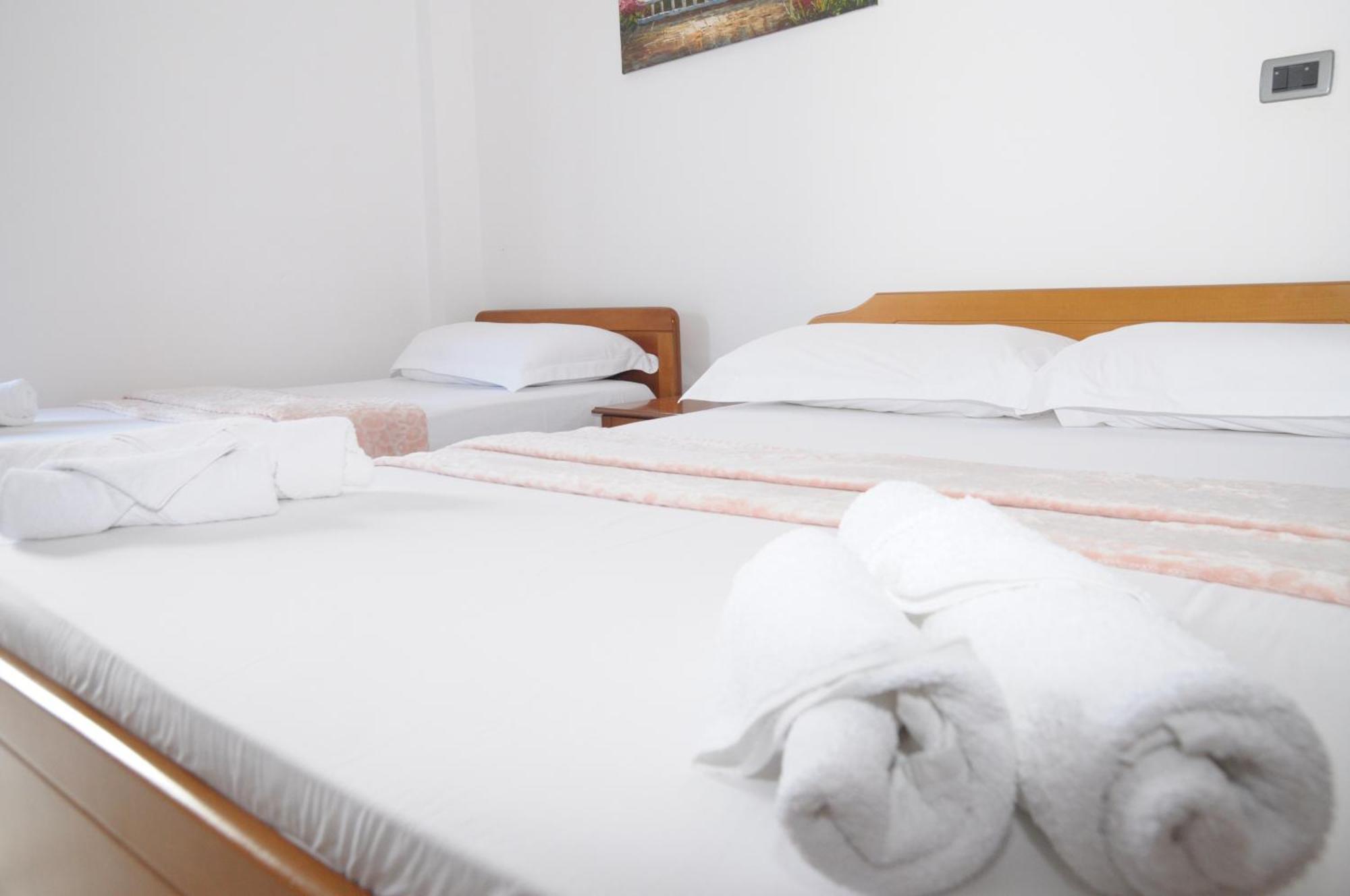 Hola Rooms Ksamil Esterno foto
