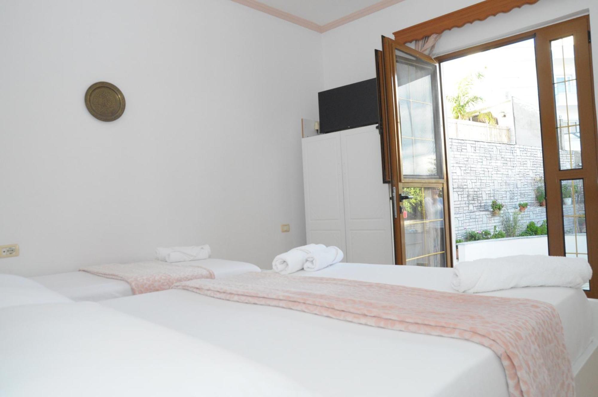 Hola Rooms Ksamil Esterno foto