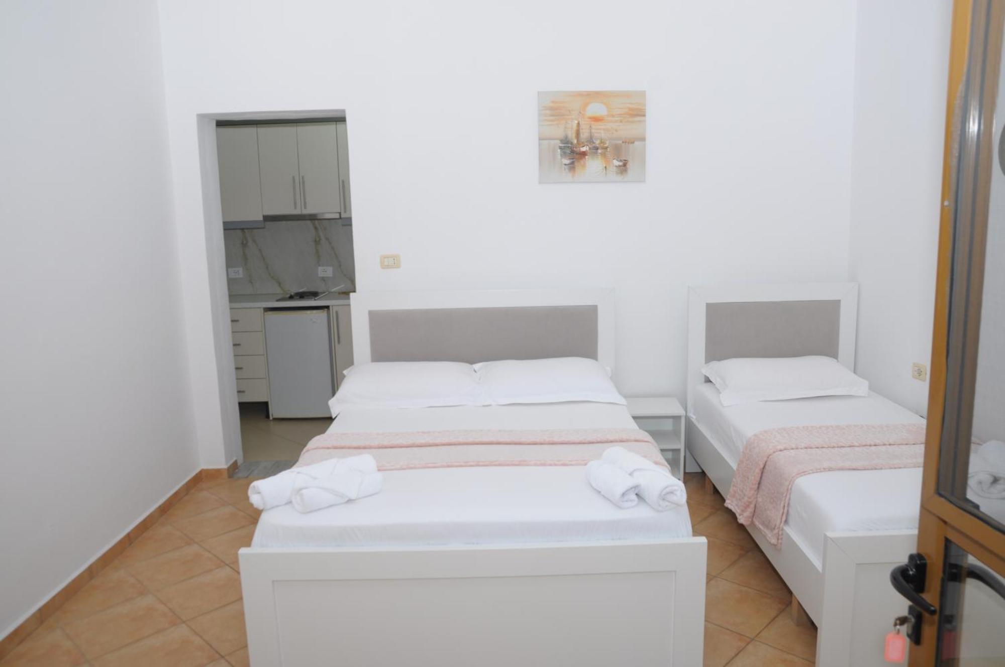Hola Rooms Ksamil Esterno foto