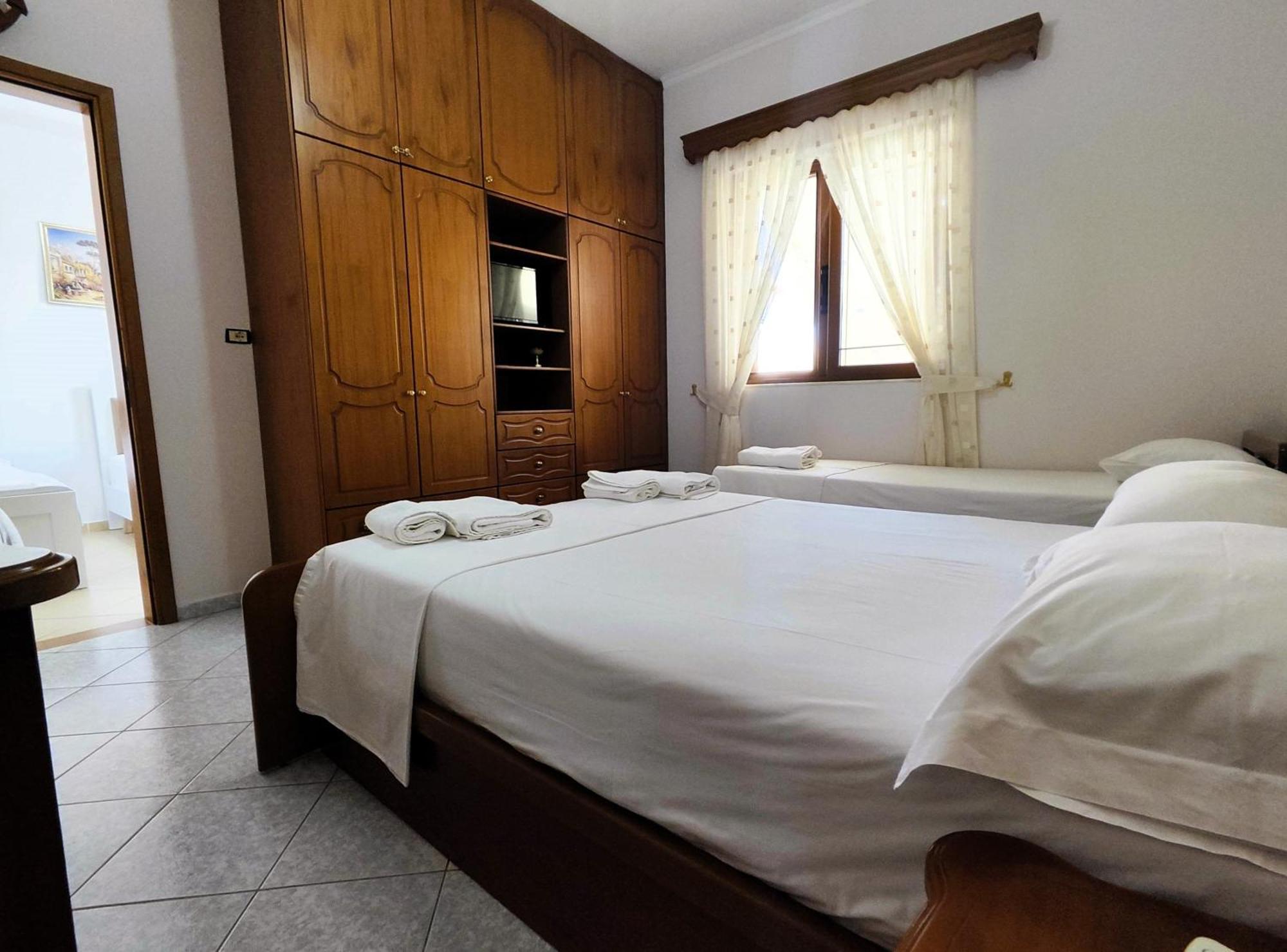 Hola Rooms Ksamil Esterno foto