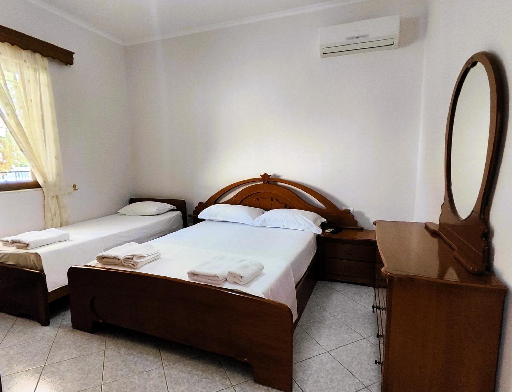 Hola Rooms Ksamil Esterno foto