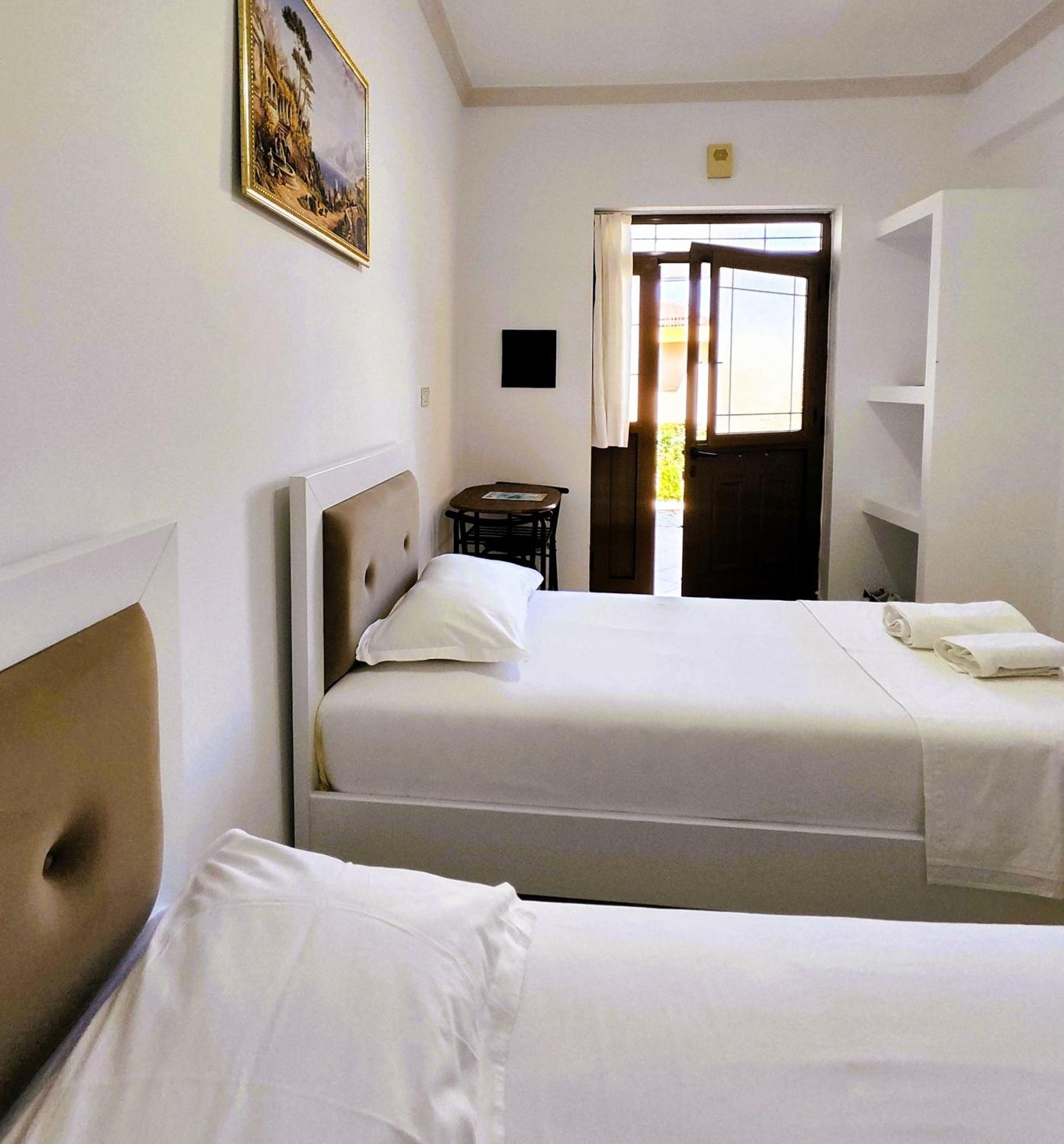 Hola Rooms Ksamil Esterno foto