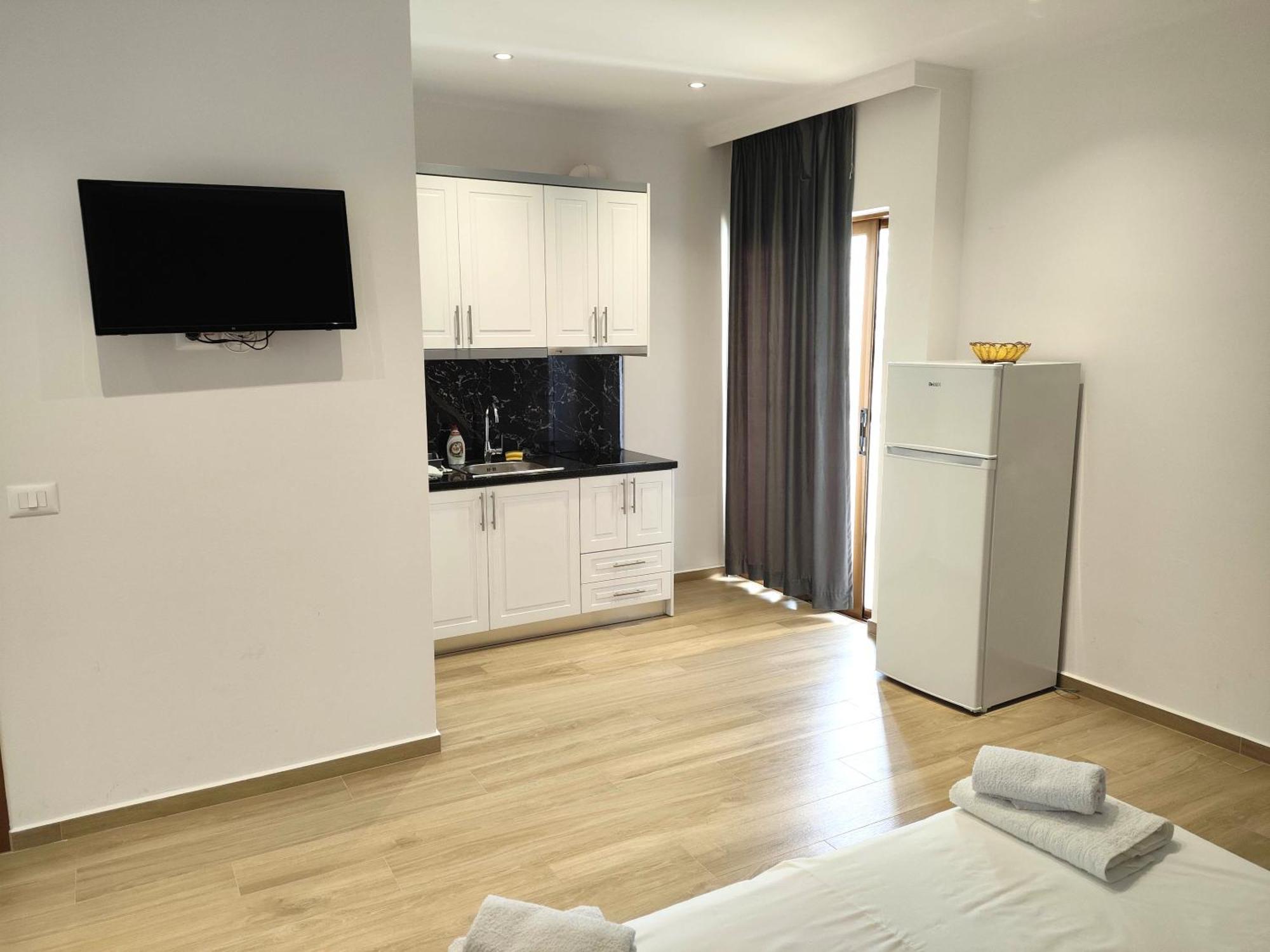 Hola Rooms Ksamil Esterno foto