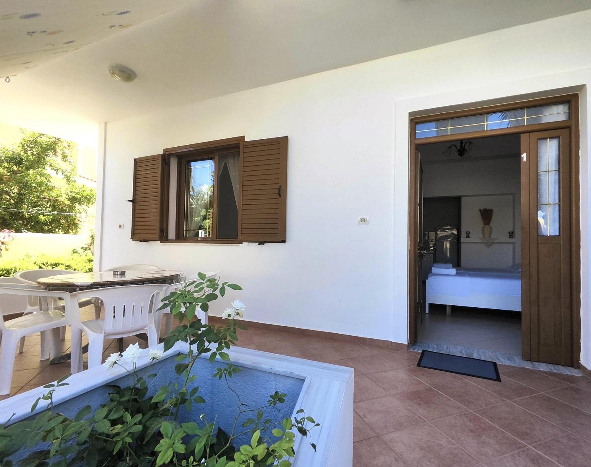 Hola Rooms Ksamil Esterno foto