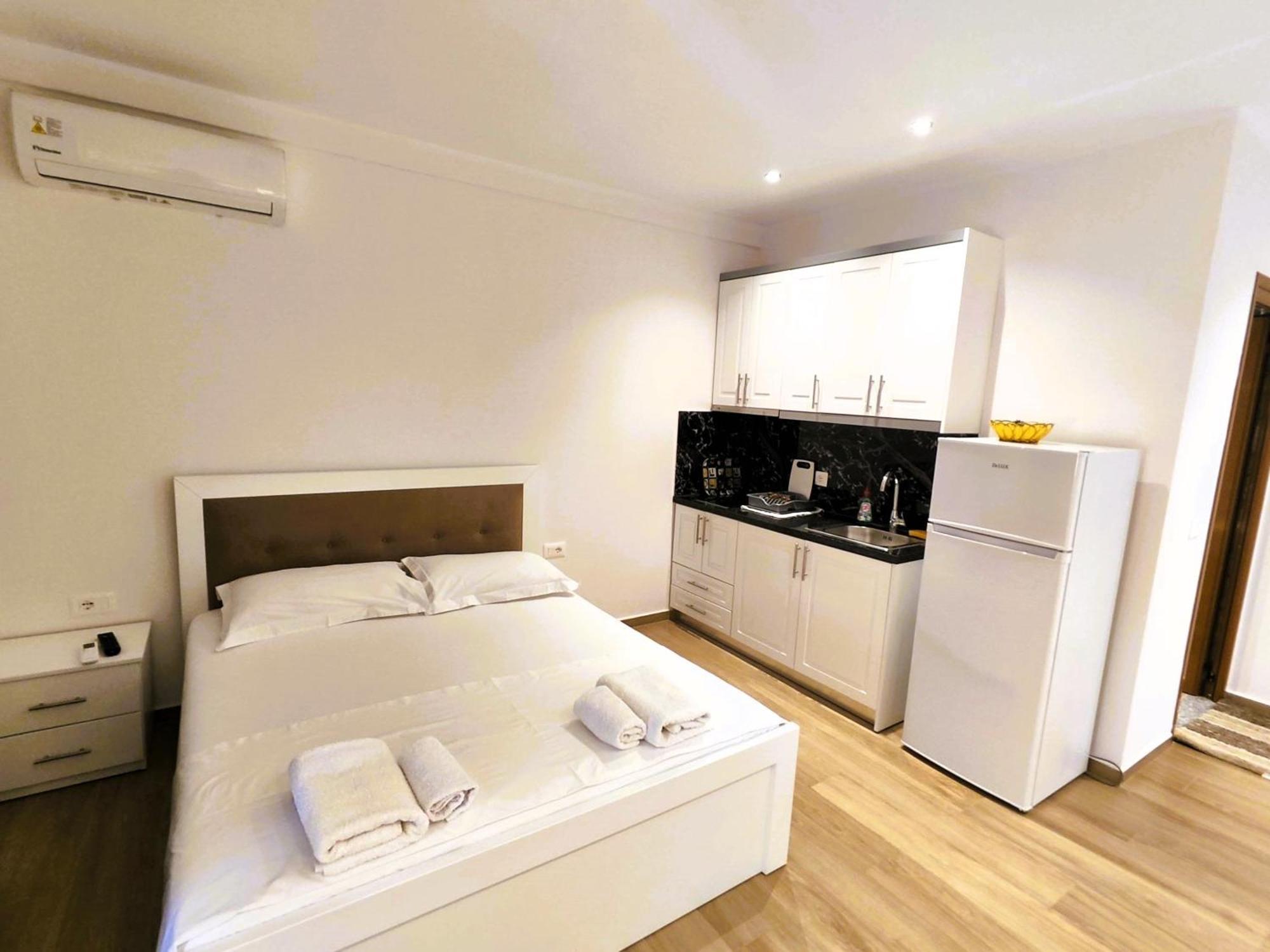 Hola Rooms Ksamil Esterno foto