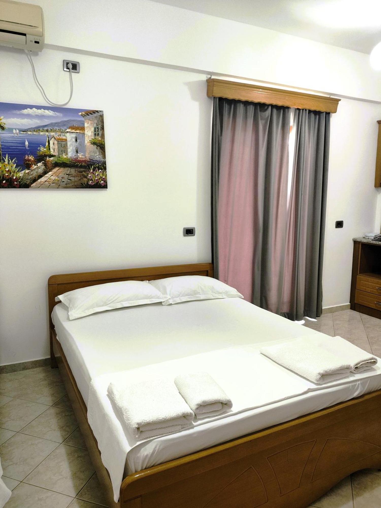 Hola Rooms Ksamil Esterno foto