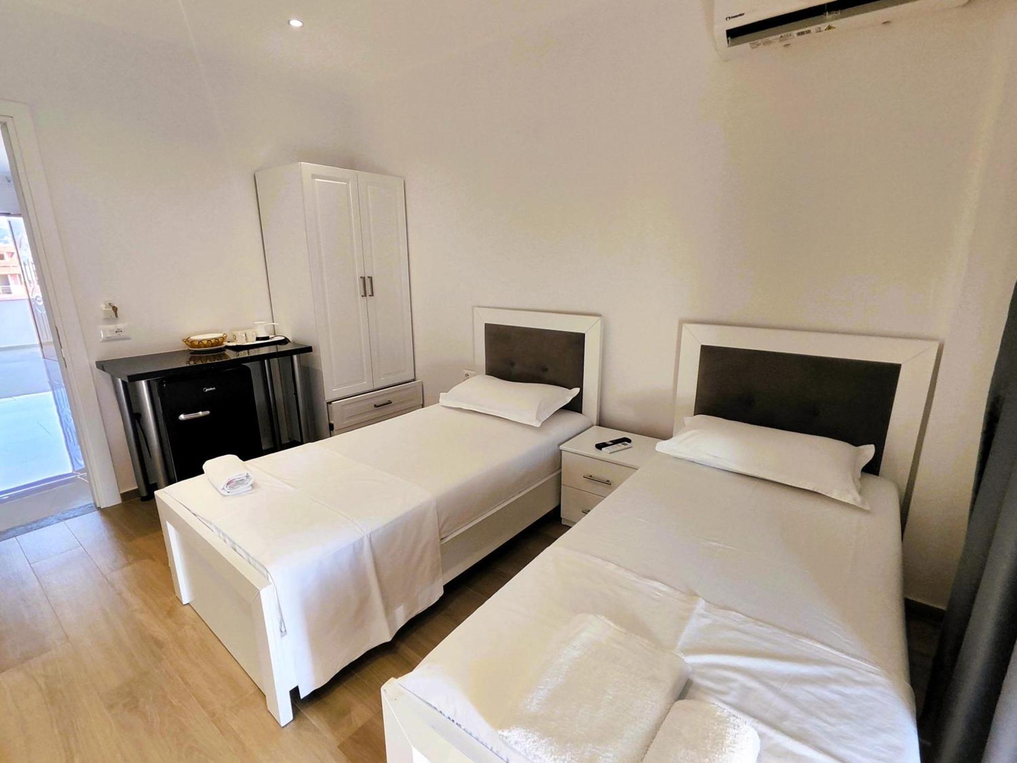 Hola Rooms Ksamil Esterno foto