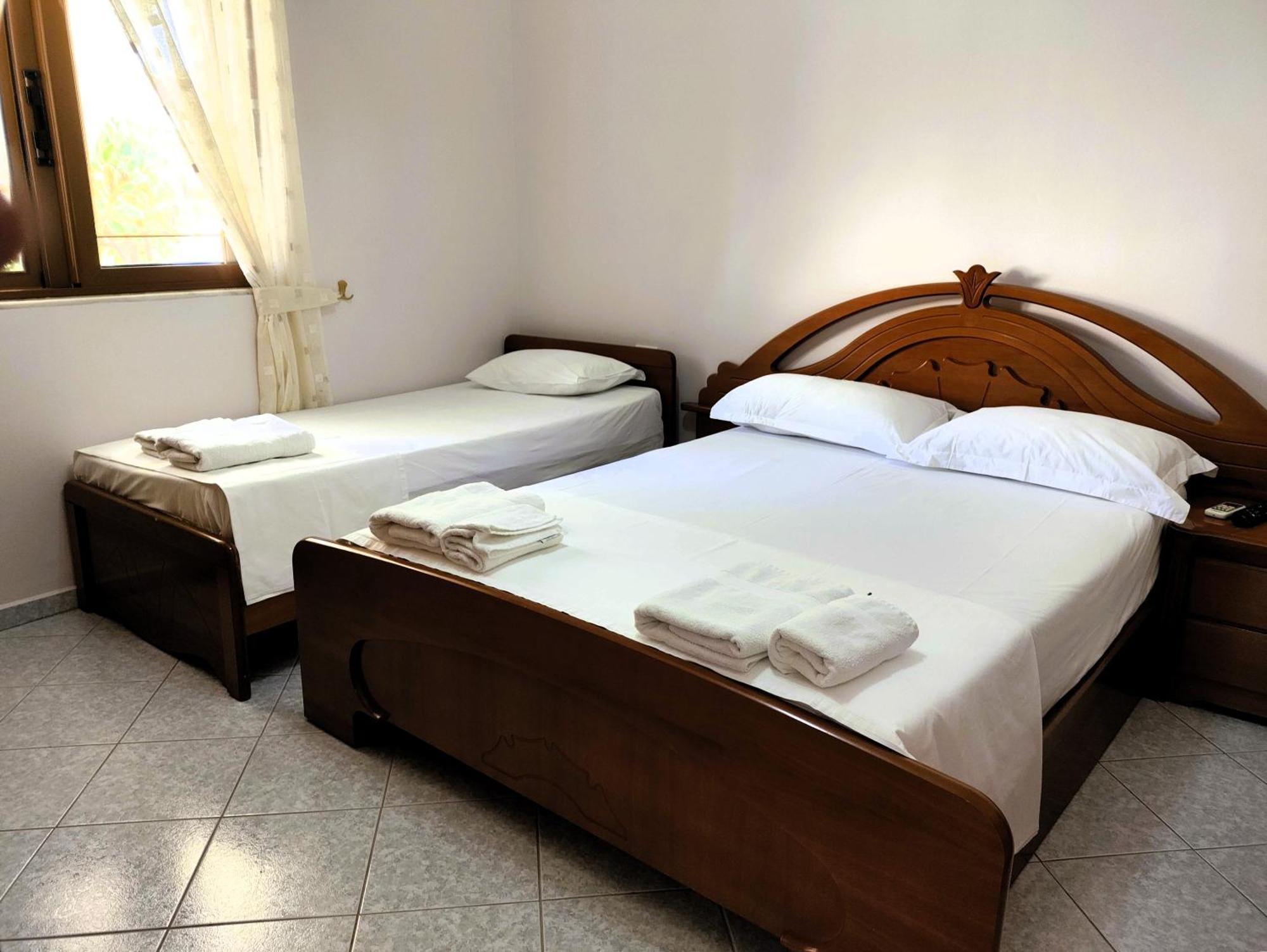 Hola Rooms Ksamil Esterno foto